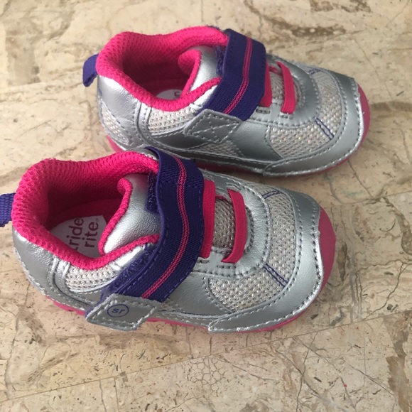 Stride Rite toddler shoes size 3 - Picture 2 of 4